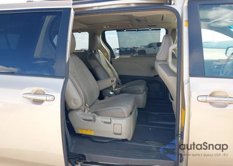 2011 Toyota Sienna Limited V6 из США, поврежденный, VIN 5TDYK3DCXBS063741